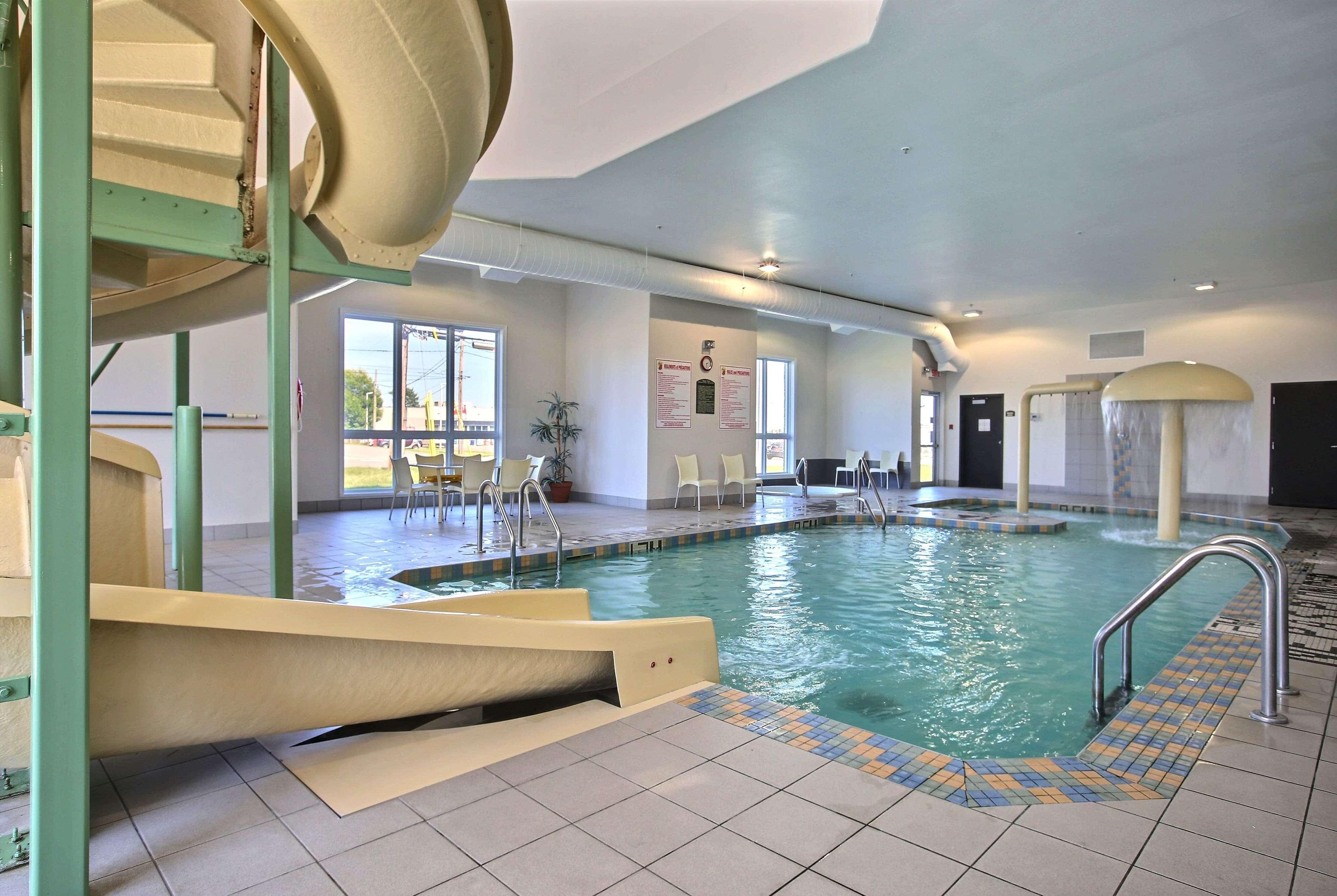 Super 8 By Wyndham Trois-Rivieres Hotell Eksteriør bilde