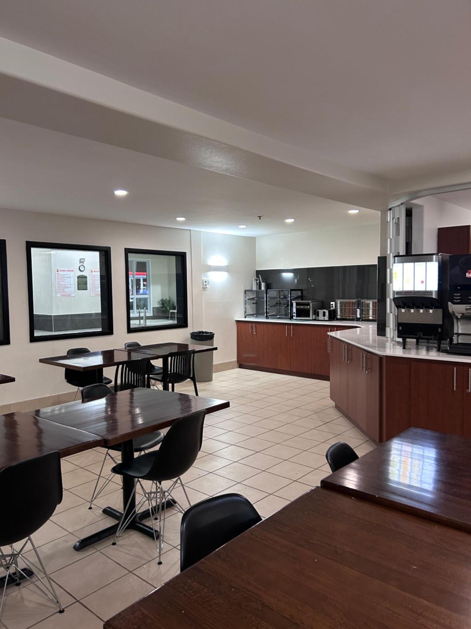 Super 8 By Wyndham Trois-Rivieres Hotell Eksteriør bilde
